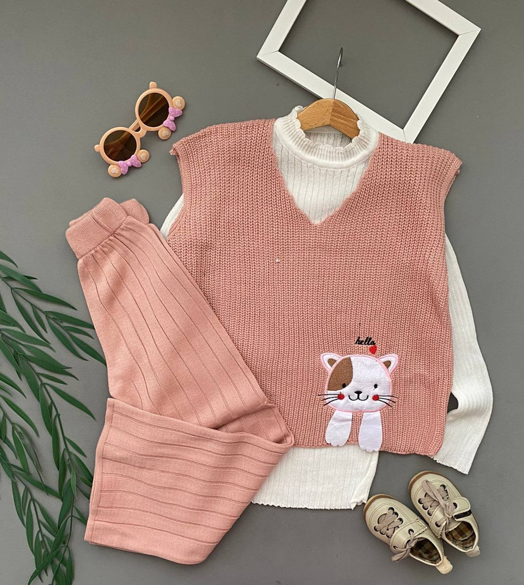 سه تیکه بافت بچگانه