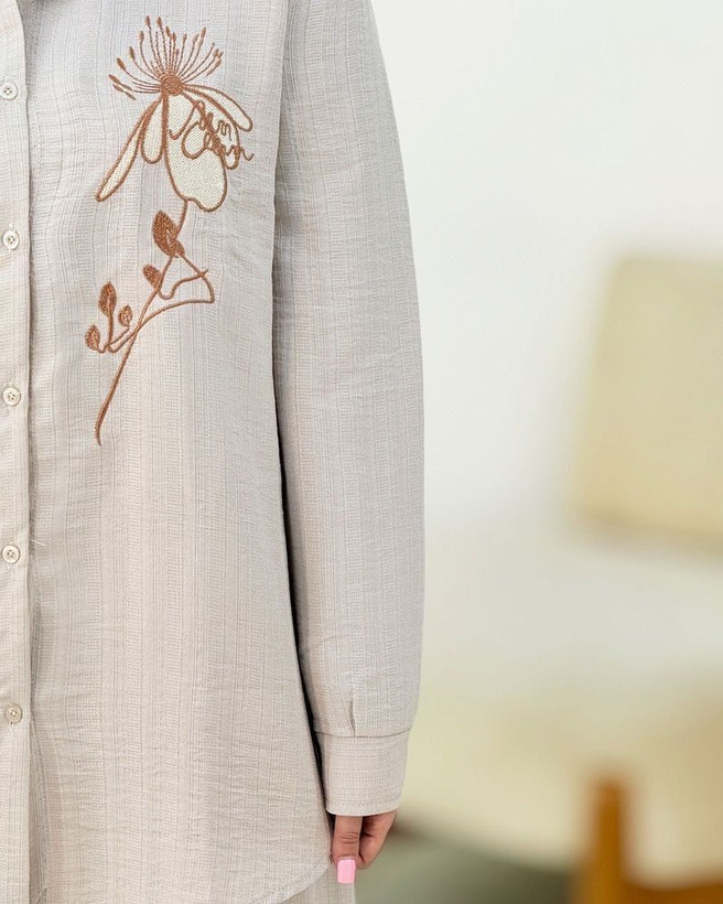 ست گلدوزی در از نمای نزدیک