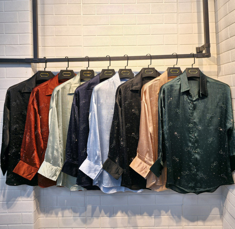 شومیز زنانه در رنگ بندی