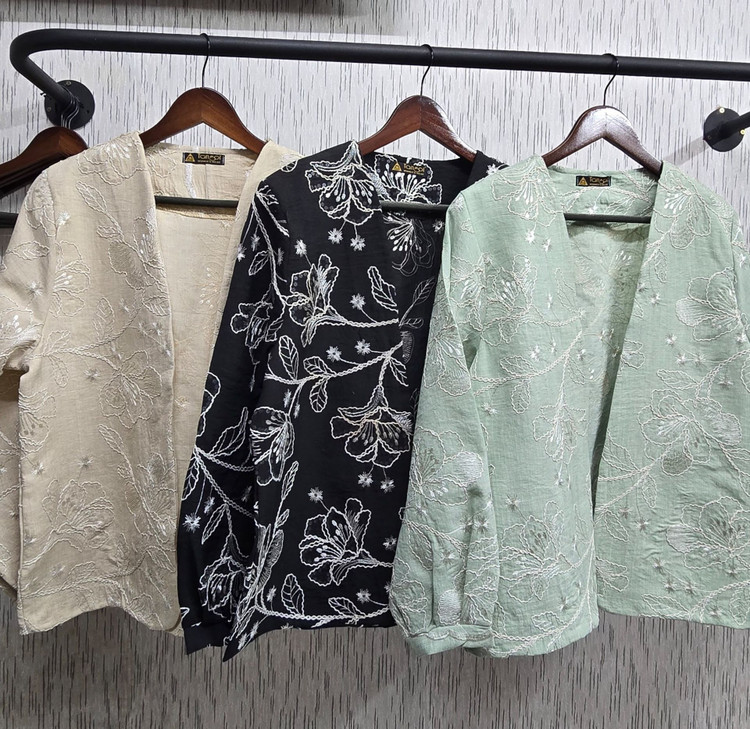 کت زنانه در رنگ بندی